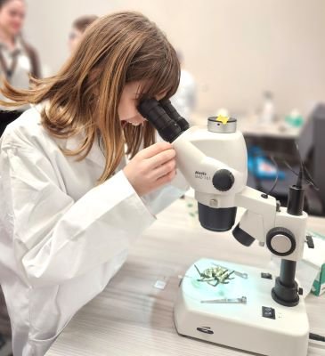 Biotech Field Trip Inspires 4th Grade